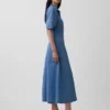Vestido camisero midi de denim con mangas abullonadas