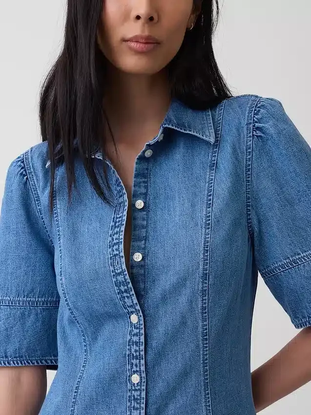 Vestido camisero midi de denim con mangas abullonadas