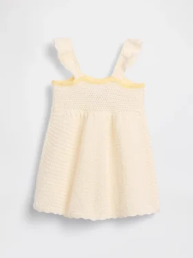Vestido de bebé con flores de ganchillo
