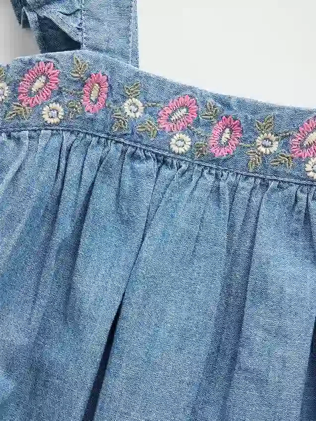 Vestido de denim bordado para bebés y niños pequeños