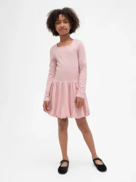 Vestido de niñita con corte abullonado