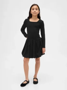 Vestido de niñita con corte abullonado
