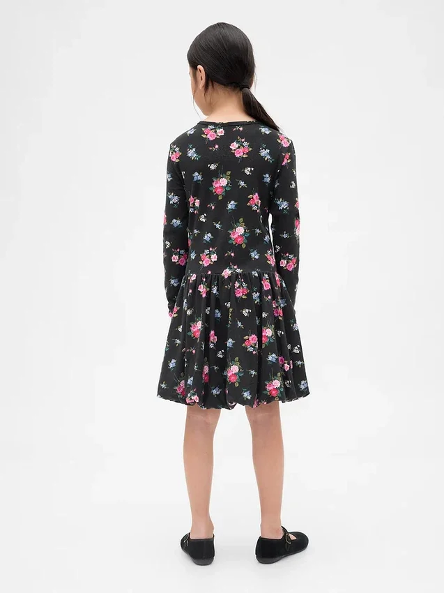 Vestido de niñita con corte abullonado