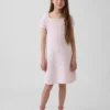 Vestido de punto de ganchillo para niña