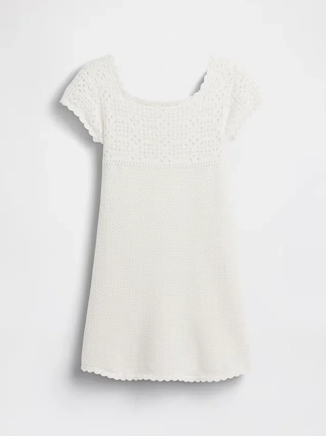 Vestido de punto de ganchillo para niña
