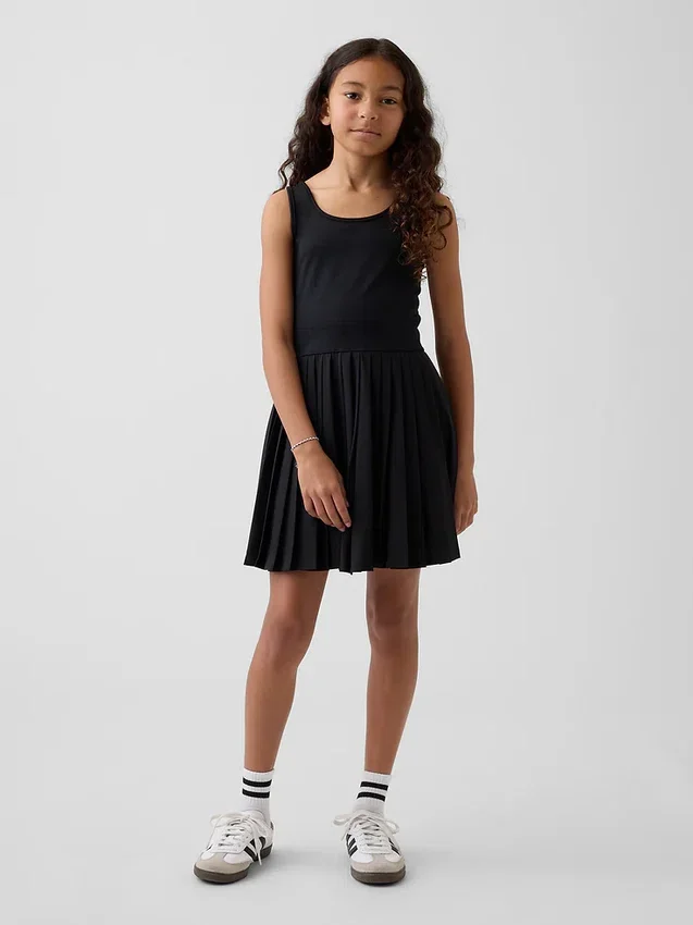 Vestido de tenis plisado para niña