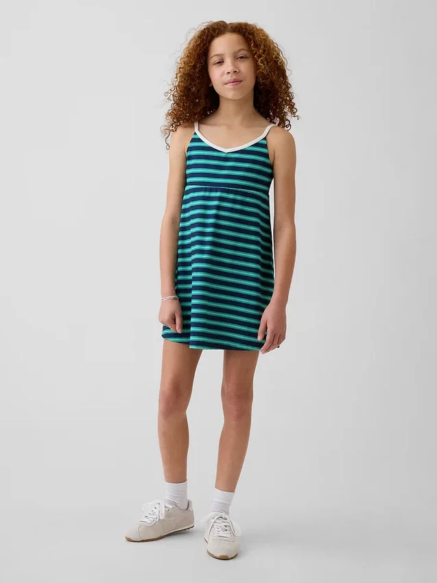 Vestido deportivo sin mangas para niña