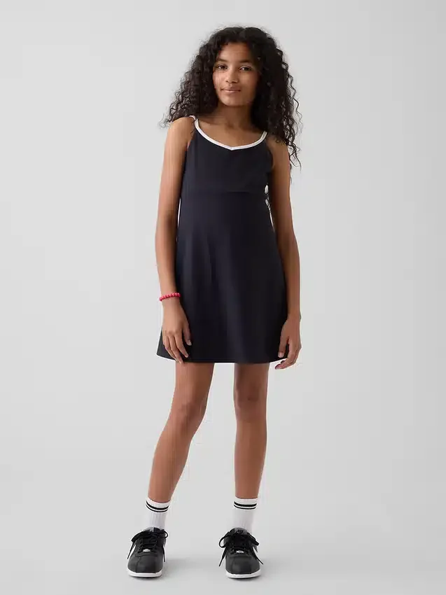 Vestido deportivo sin mangas para niña