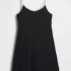 Vestido deportivo sin mangas para niña