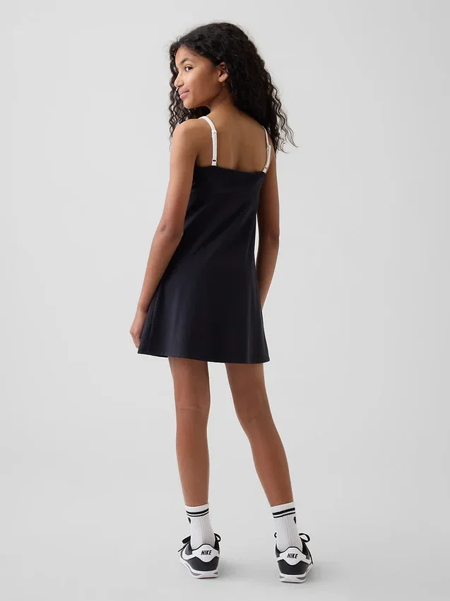 Vestido deportivo sin mangas para niña