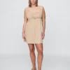 Vestido fruncido con botones en la parte delantera