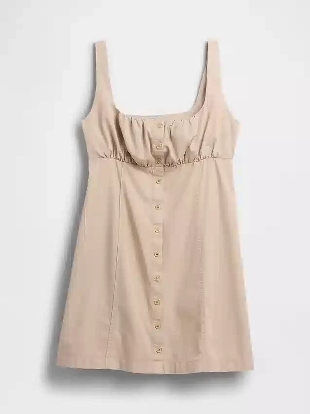 Vestido fruncido con botones en la parte delantera