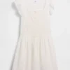 Vestido infantil de manga con volantes y ribete de encaje