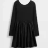 Vestido infantil moderno de materiales mixtos