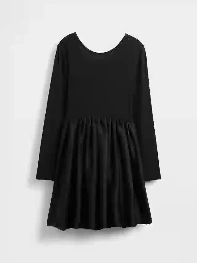 Vestido infantil moderno de materiales mixtos