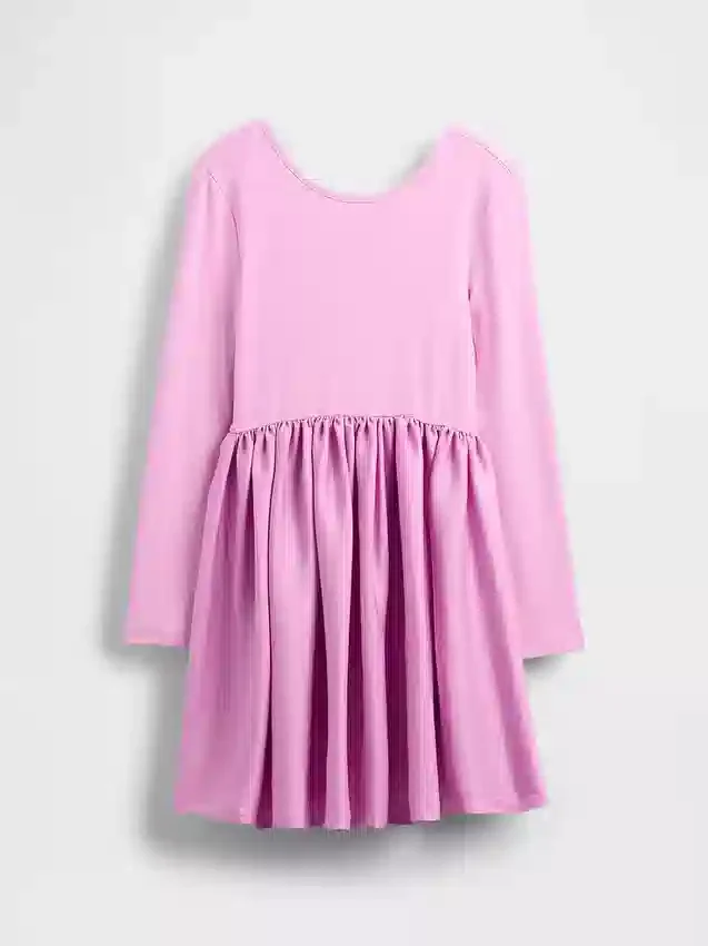 Vestido infantil moderno de materiales mixtos