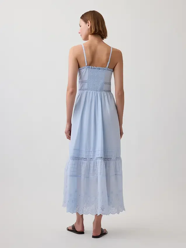 Vestido largo con botones en la parte delantera y ribete de encaje