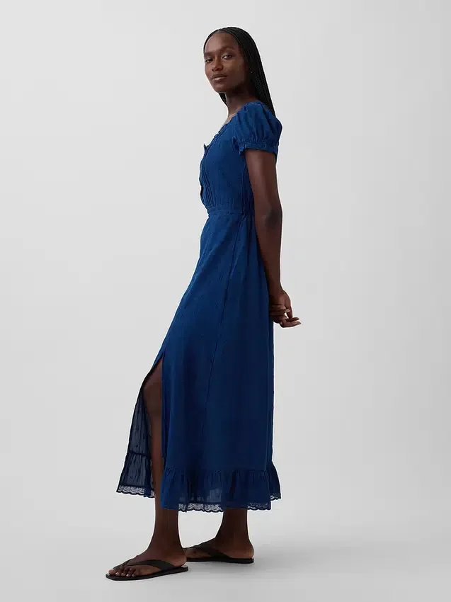 Vestido largo con mangas abullonadas bordadas