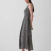 Vestido largo de cintura baja con fruncidos y estampado de cuadros vichy