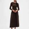 Vestido largo de cintura baja con mezcla de tejidos
