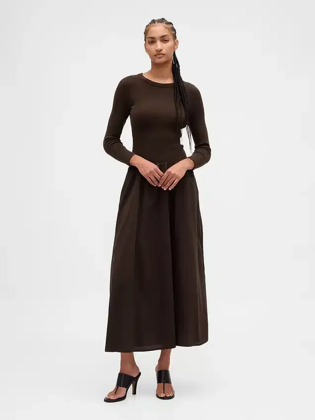 Vestido largo de cintura baja con mezcla de tejidos