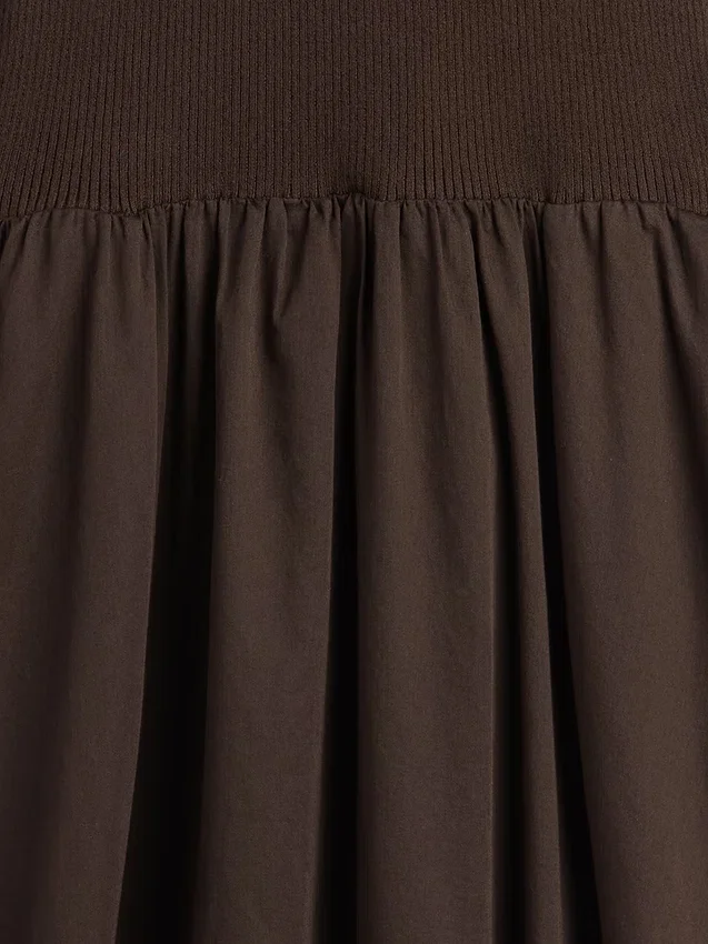 Vestido largo de cintura baja con mezcla de tejidos