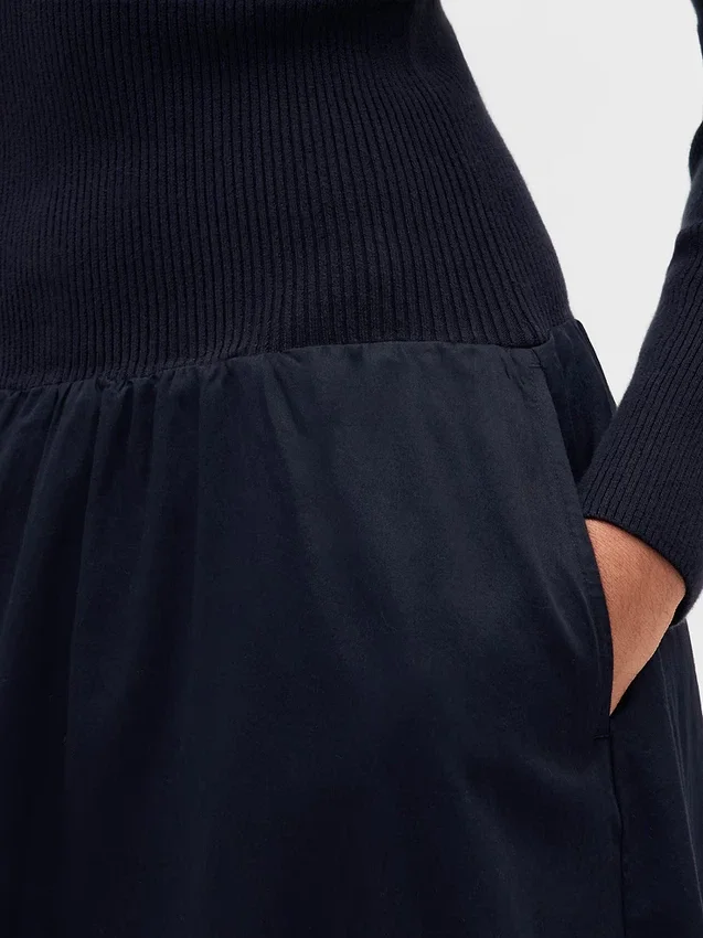 Vestido largo de cintura baja con mezcla de tejidos