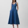 Vestido largo de denim con cuello redondo
