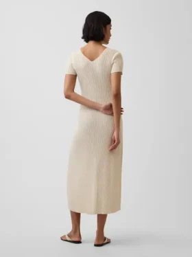 Vestido largo de jerséu acanalado con botones en la parte delantera