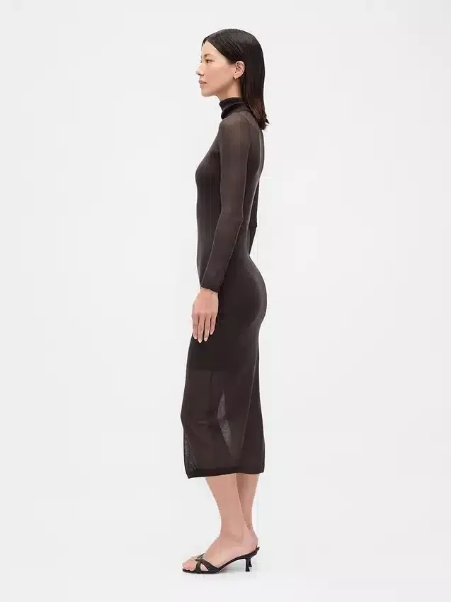 Vestido largo de punto con cuello alto transparente