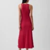 Vestido largo moderno con sujetador incorporado y canalé
