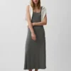 Vestido largo moderno de cuello cuadrado con canalé