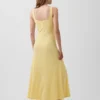 Vestido largo moderno de cuello cuadrado con canalé