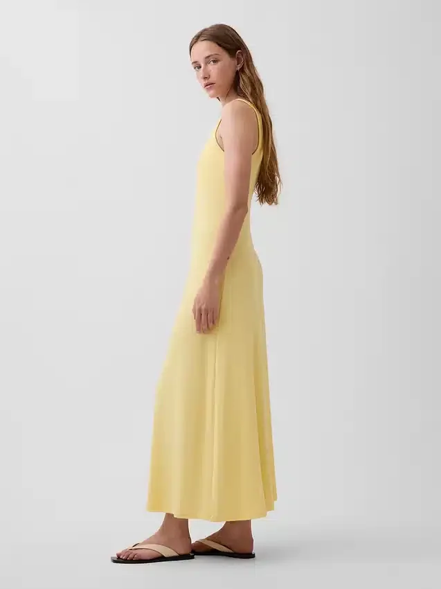 Vestido largo moderno de cuello cuadrado con canalé
