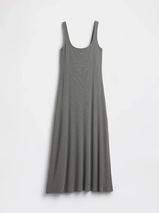 Vestido largo moderno de cuello cuadrado con canalé