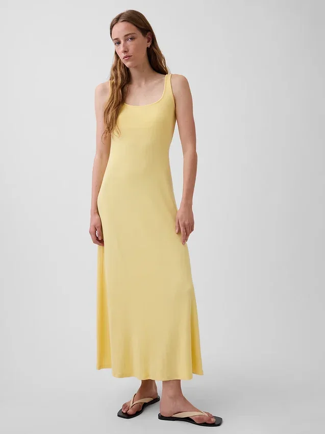Vestido largo moderno de cuello cuadrado con canalé