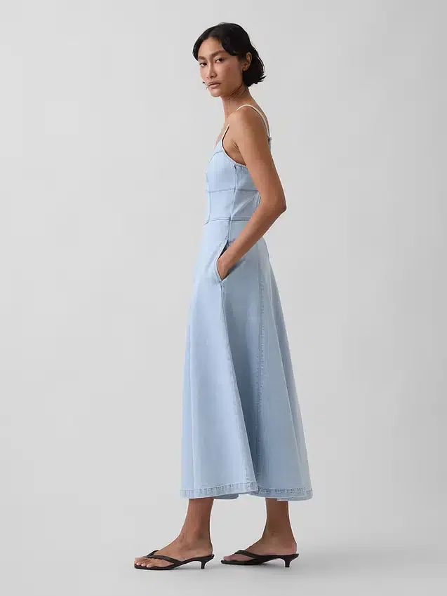 Vestido largo tipo corsé con costuras de denim