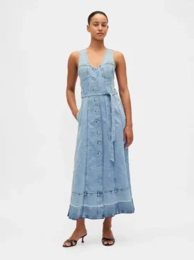 Vestido largo vaquero con cinturón para atar y botones en la parte delantera