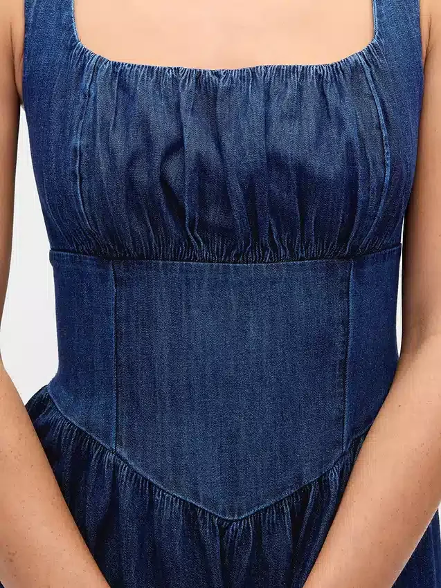Vestido midi de denim con cintura baja tipo corsé
