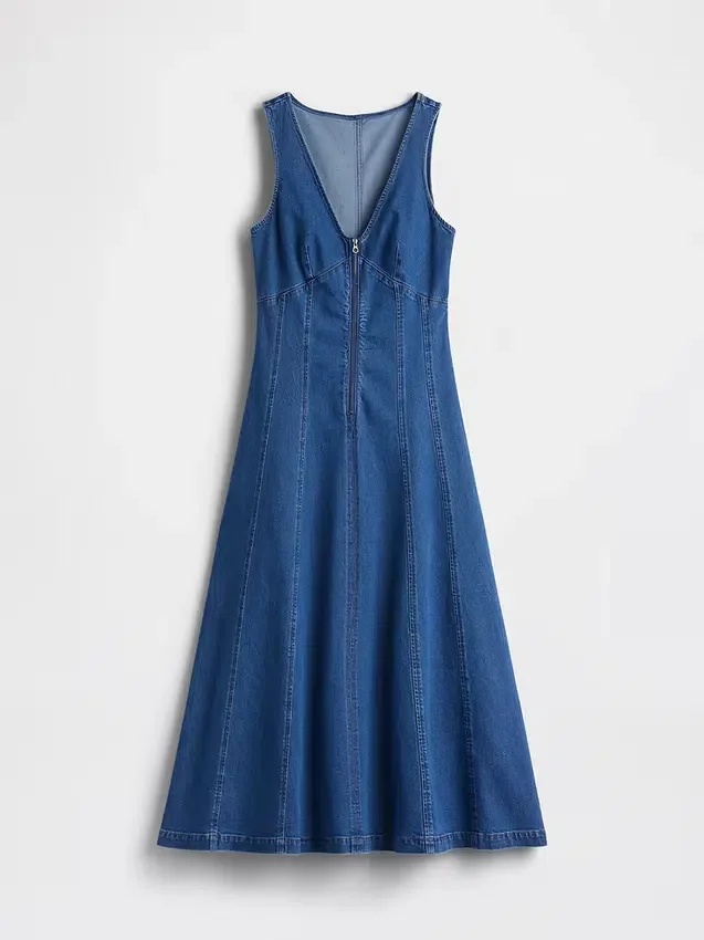 Vestido midi de denim con cremallera frontal y costuras