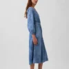Vestido midi de vaquero con cintura de parches