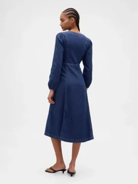 Vestido midi de vaquero con escote corazón