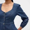 Vestido midi de vaquero con escote corazón