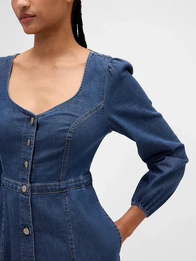 Vestido midi de vaquero con escote corazón