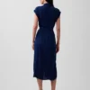 Vestido midi utilitario de denim con cinturilla atada