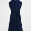 Vestido midi utilitario de denim con cinturilla atada