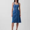 Vestido midi vaquero con botones en la parte delantera