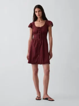 Vestido mini con cuello redondo y ribete de encaje
