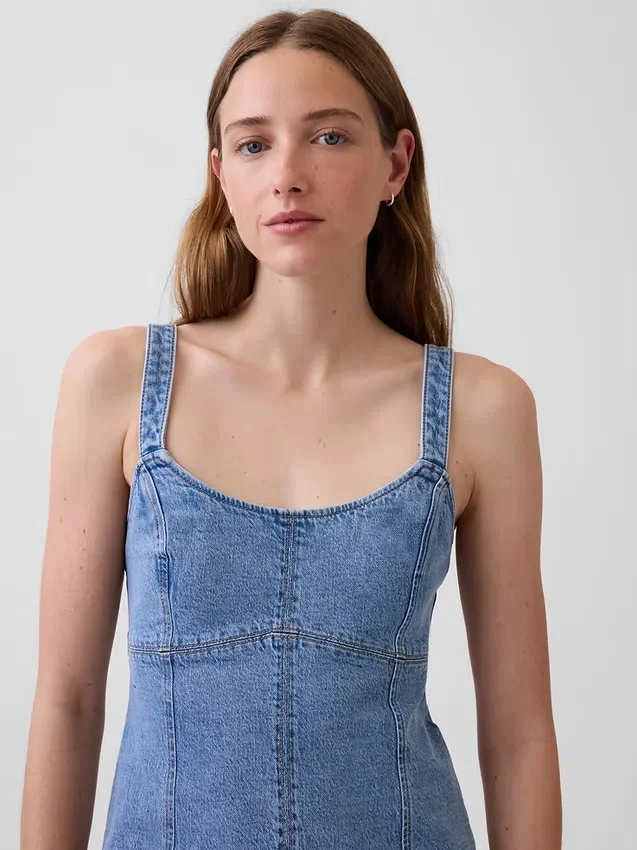 Vestido mini con paneles de denim
