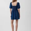 Vestido mini de denim con mangas abullonadas y escote corazón